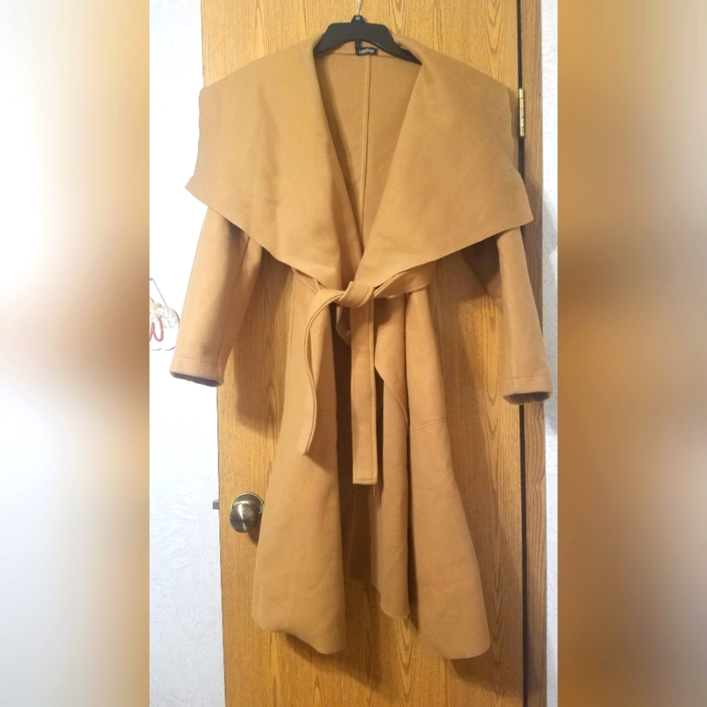 Boohoo Chic Tan Wrap Coat Size 12